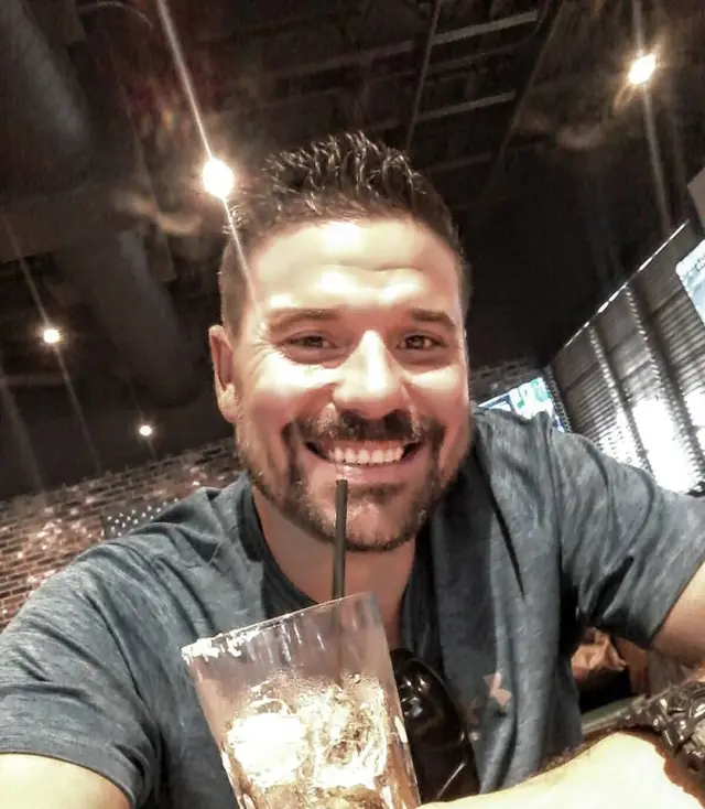 Duston Holloway Shares Moment Girlfriend Cheats On Him