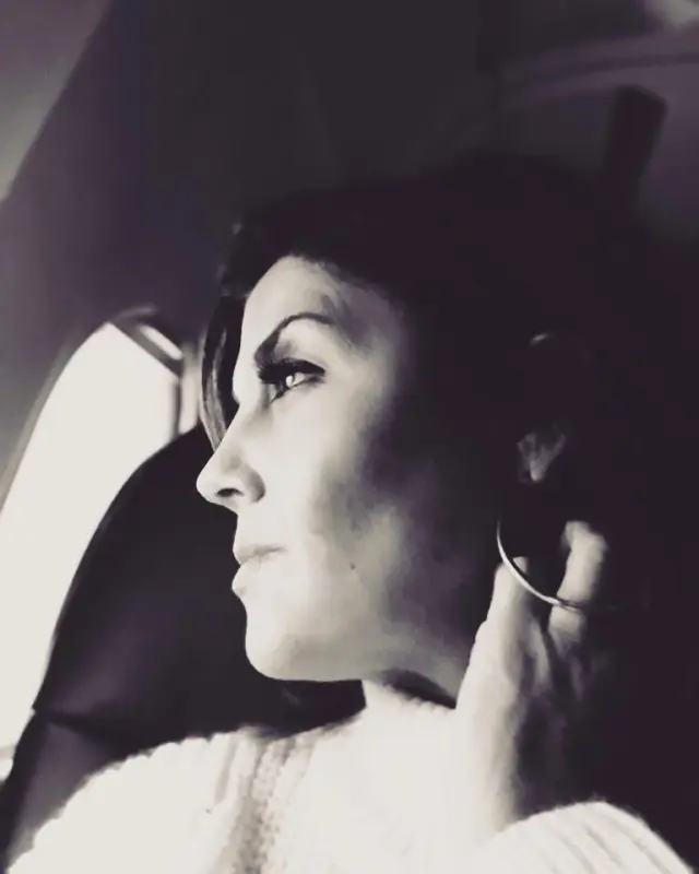 Jen Tringale Airport Comes To A Standstill As Passengers Hear Unmistakable Sound