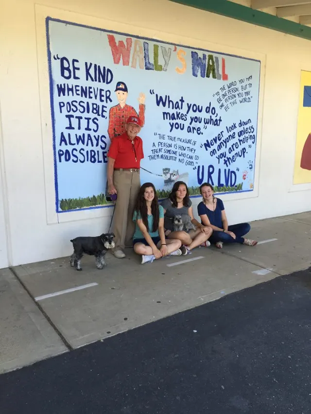 Wally Richardson Talks To Girl At School, Mom Stunned After Meeting Him
