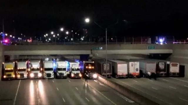 13 Truck Drivers Block Highway To Stop Suicide Attempt